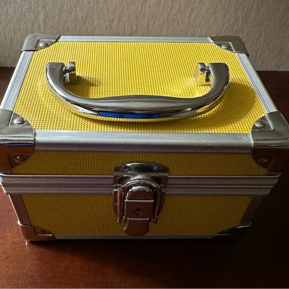 Locking Hard Shell Storage Case - Picture 4 of 12